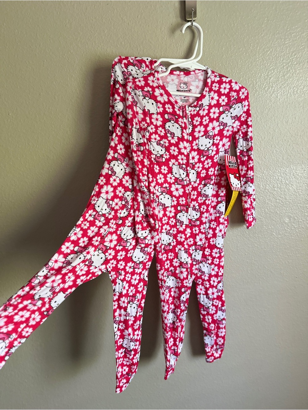 NWT Hello Kitty size 3T toddler bamboo pajamas